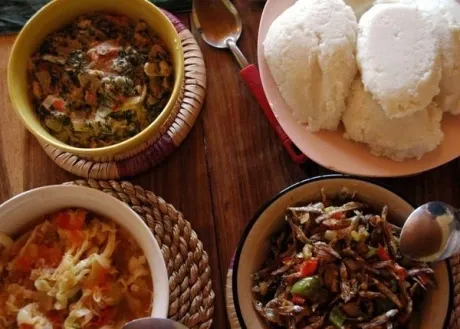 Các Món Ăn & Phong Cách Tiêu Biểu Có Thể Gặp Tại Việt Nam