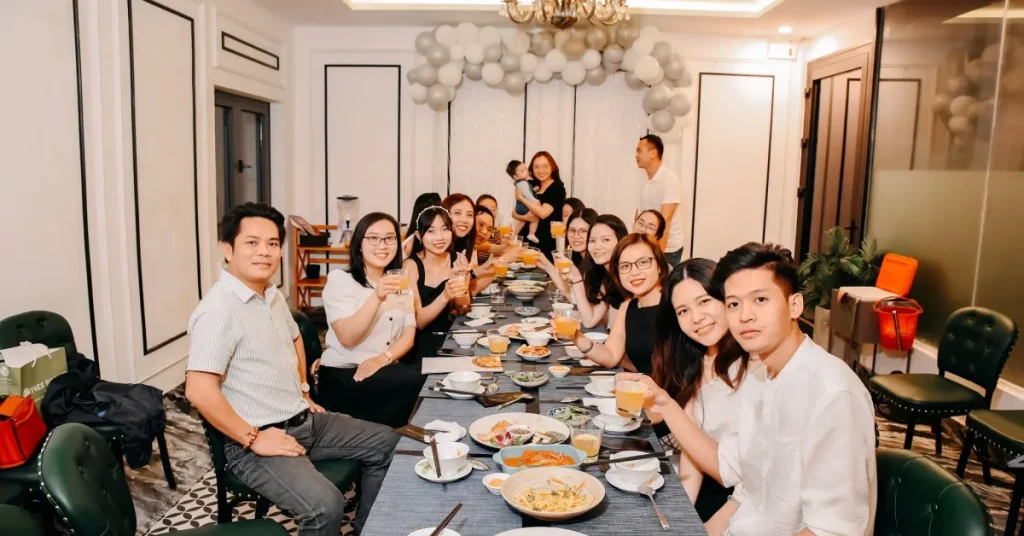 Lợi Ích Của Việc Dùng Bữa Tại Phòng Riêng
