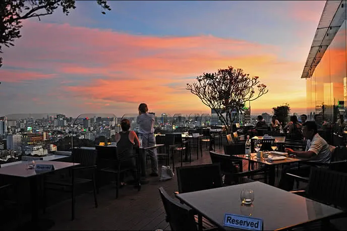 Trải Nghiệm Thực Khách Tại Nhà Hàng Phong Cách Hiện Đại