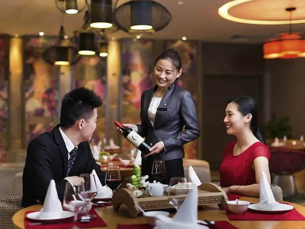 Thế Nào Là Một Nhà Hàng "Phục Vụ Gia Đình"?